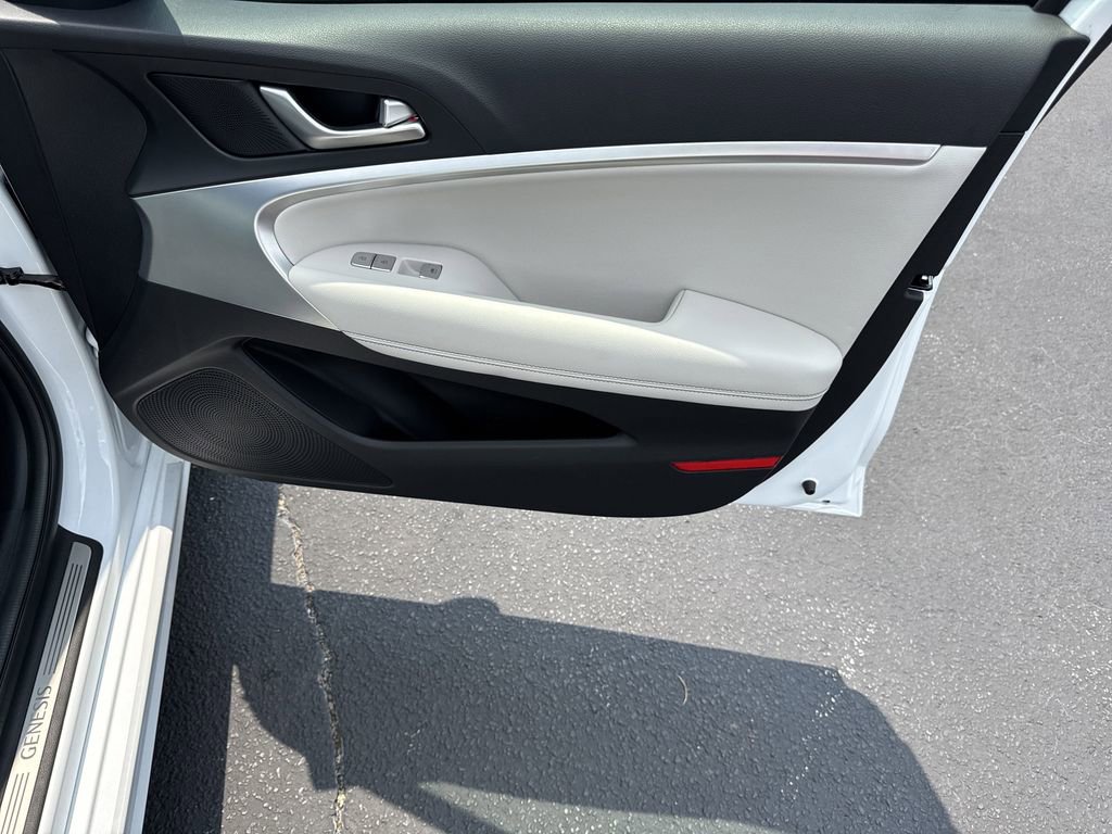 New 2025 Genesis G70 2.5T image 14