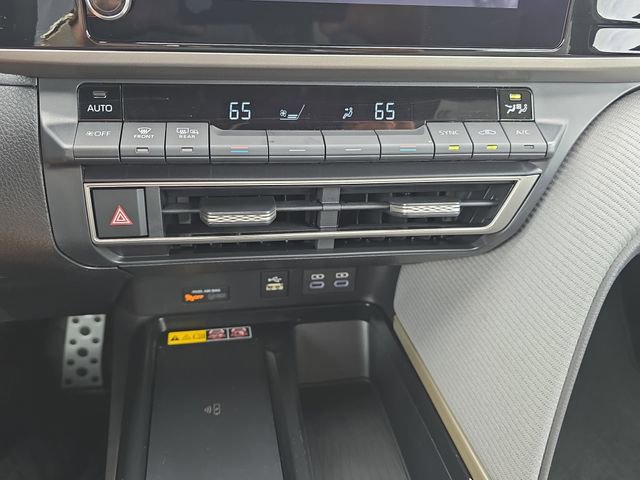 Used 2026 Toyota Camry SE w/ Convenience Package FWD image 23