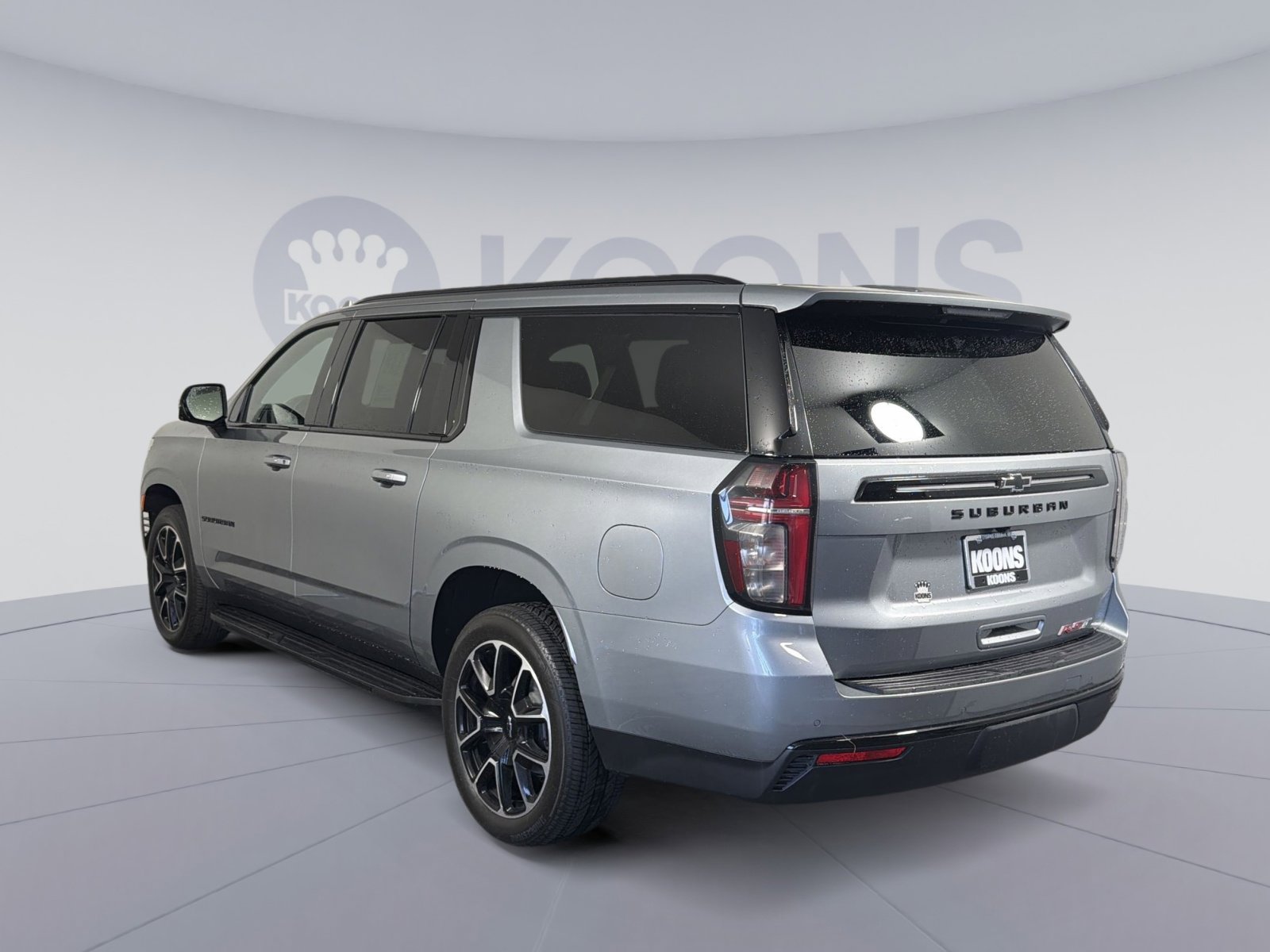 Used 2024 Chevrolet Suburban RST w/ Luxury Package image 4