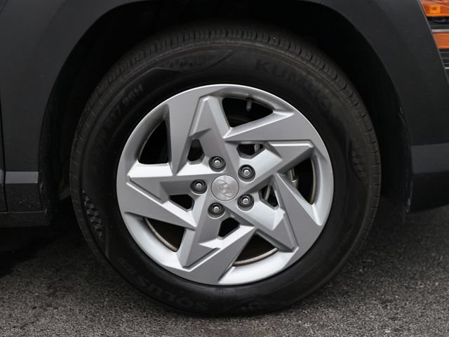 Used 2024 Hyundai Kona SE FWD image 4