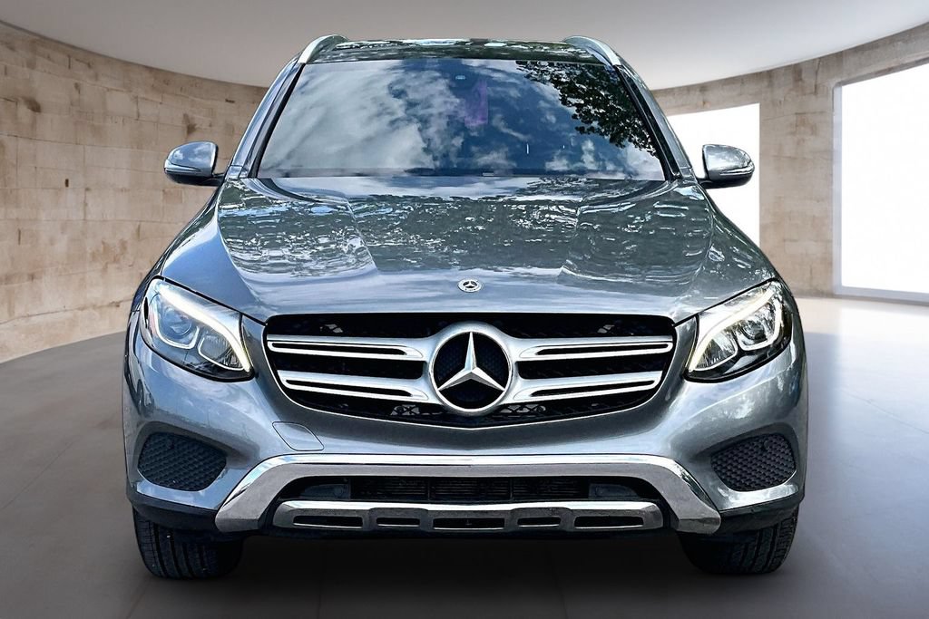 Used 2019 Mercedes-Benz GLC 350e 4MATIC w/ Premium Package image 4