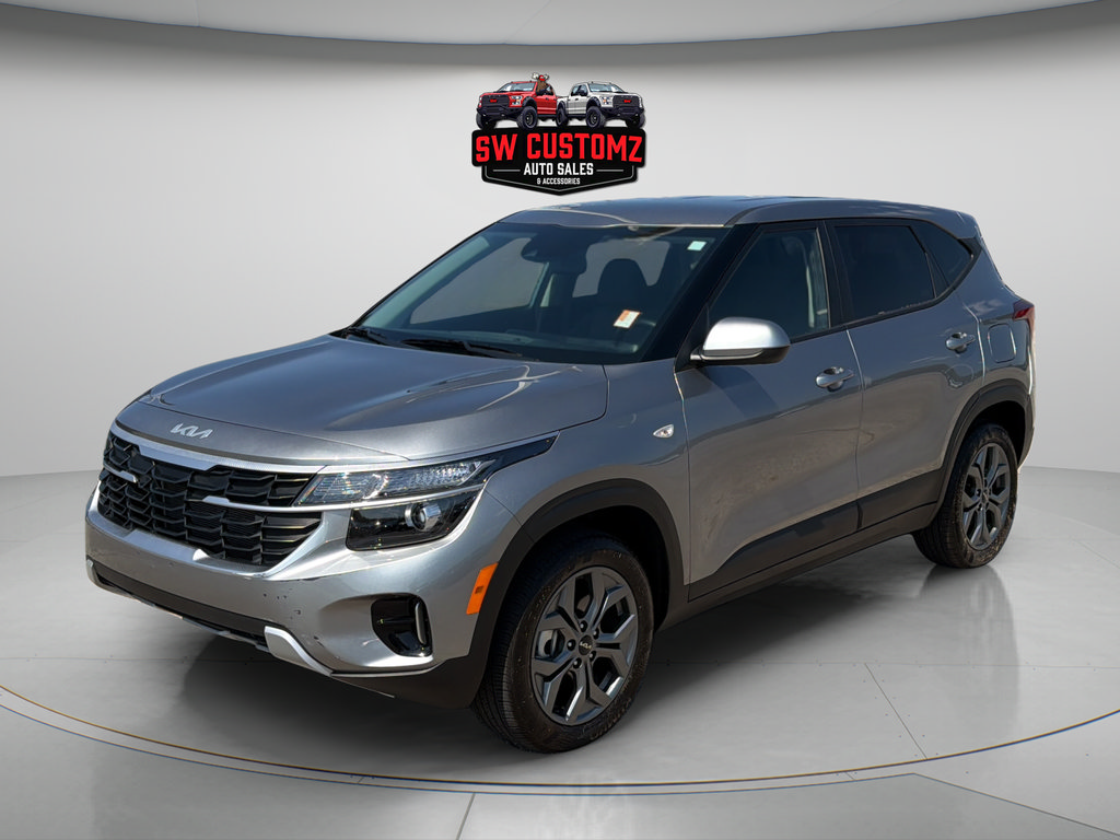 Used 2026 Kia Seltos LX AWD/4WD image 3
