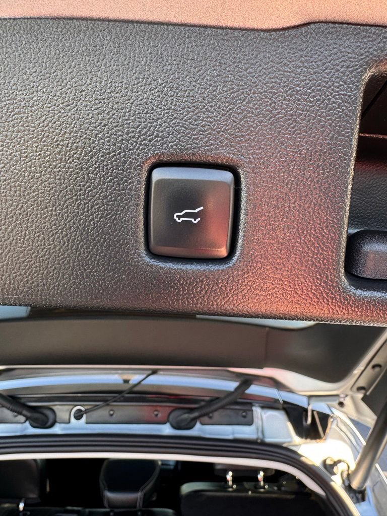 Used 2022 Ford Escape SEL FWD image 16
