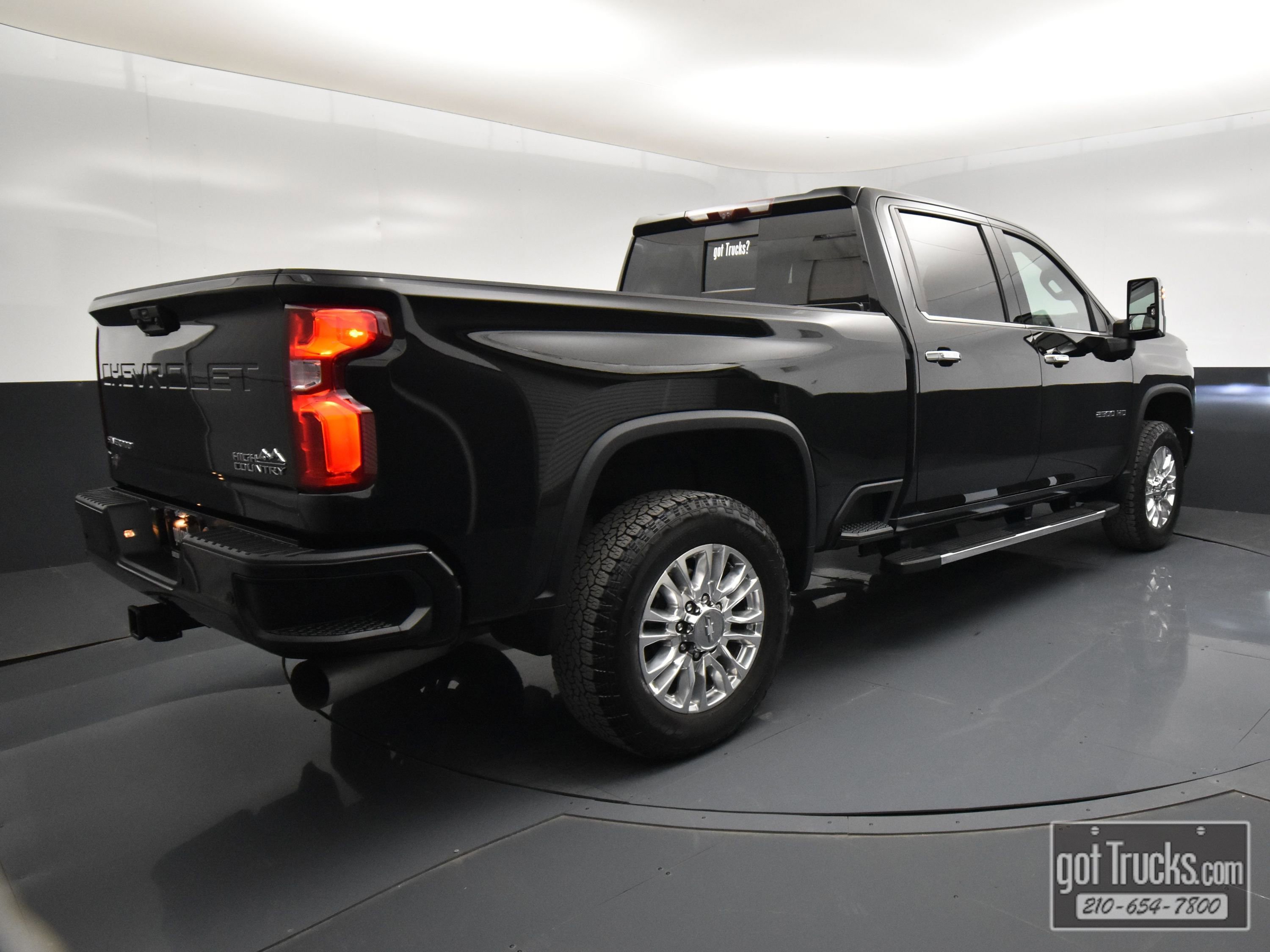 Used 2020 Chevrolet Silverado 2500 High Country w/ Z71 Off-Road Package image 45