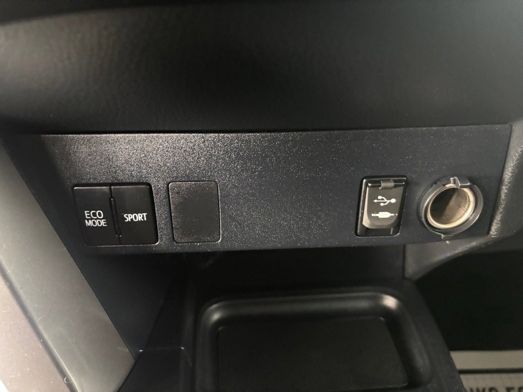 Used 2018 Toyota RAV4 LE w/ All Weather Liner Package image 17