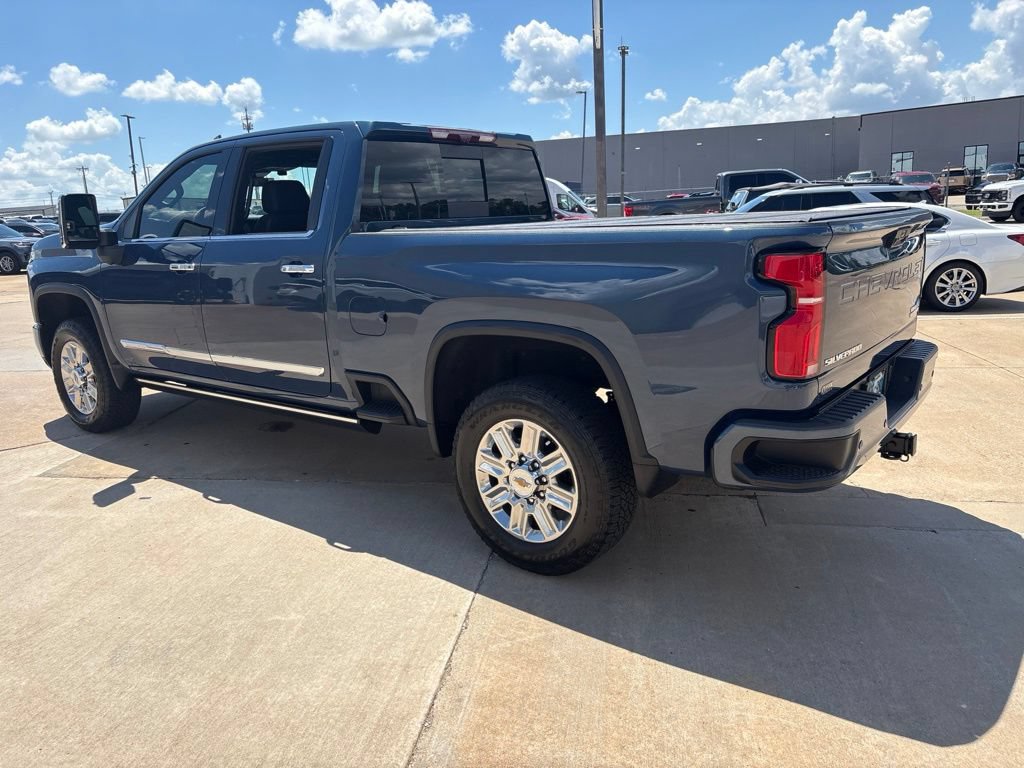 Used 2024 Chevrolet Silverado 2500 High Country w/ Technology Package AWD/4WD image 8