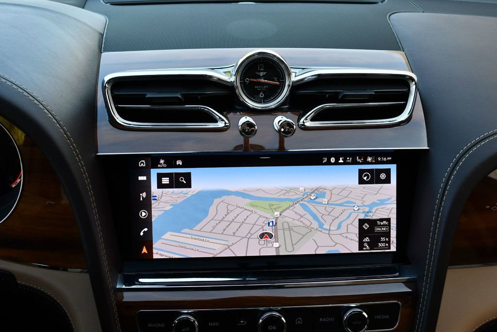 Used 2023 Bentley Bentayga Extended Wheelbase AWD/4WD image 57