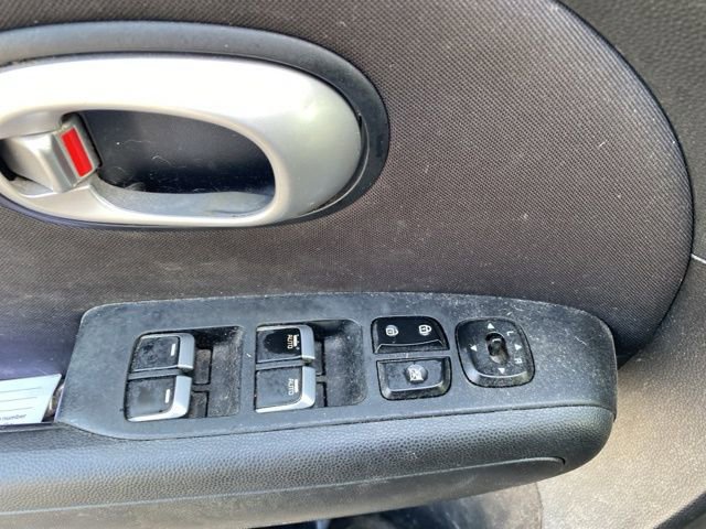Used 2018 Kia Soul + FWD image 16