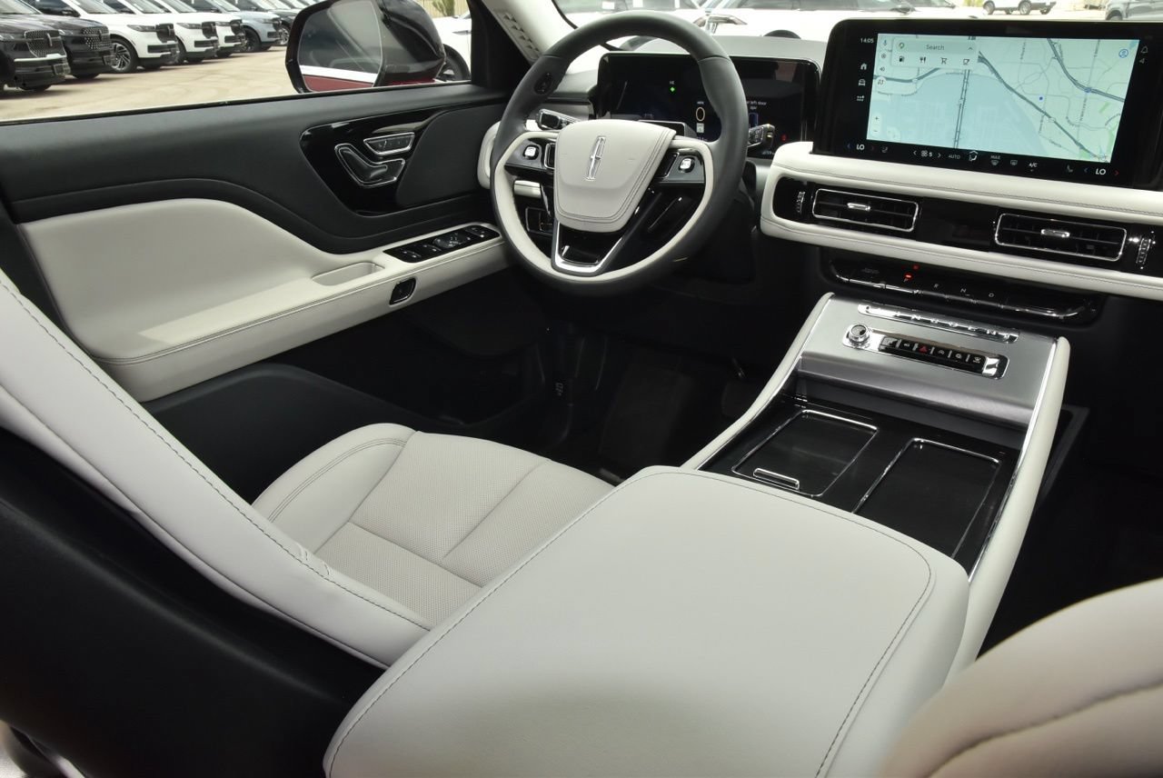 New 2026 Lincoln Aviator AWD image 16