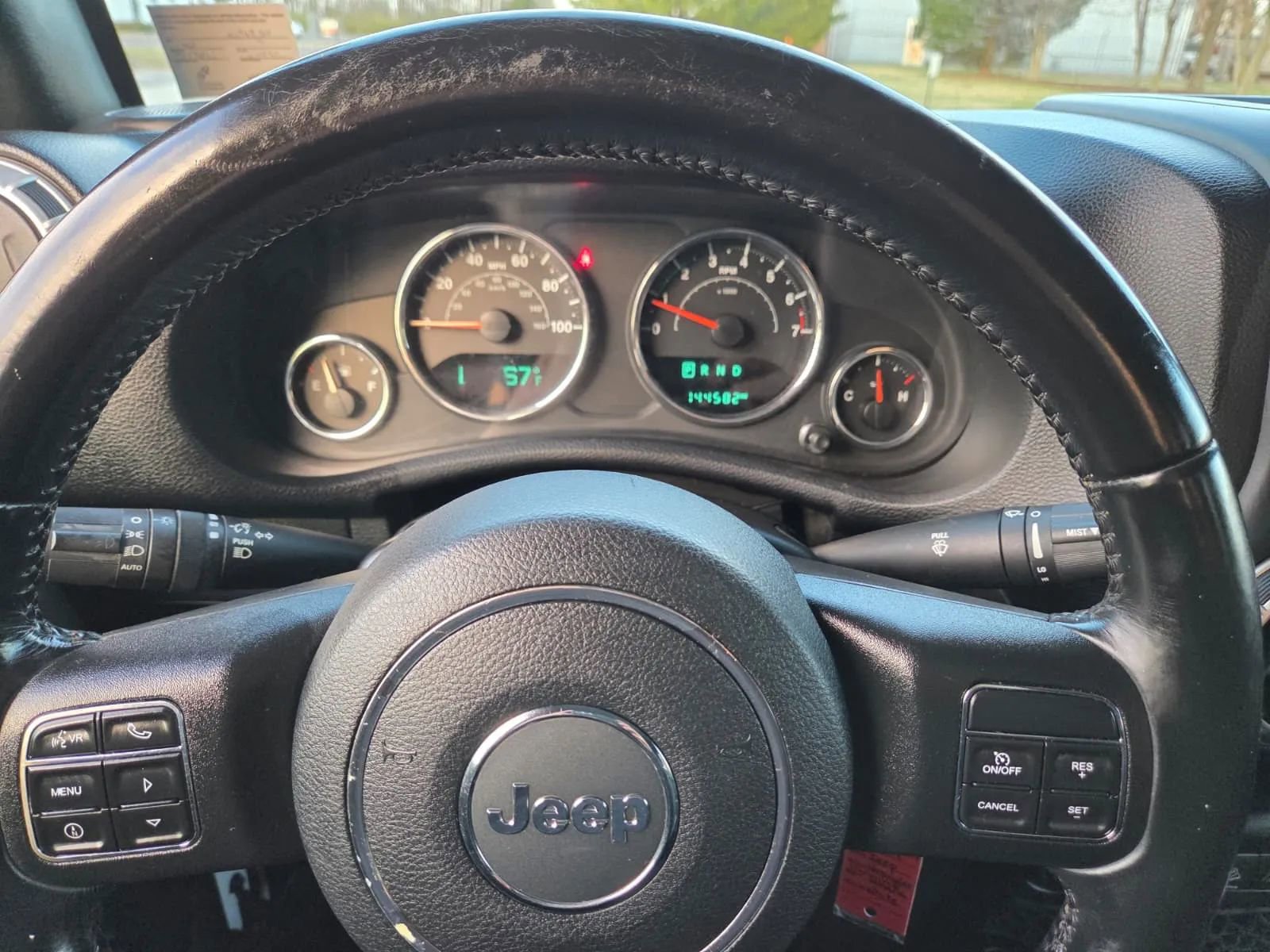 Used 2017 Jeep Wrangler Unlimited Sahara w/ Connectivity Group AWD/4WD image 9