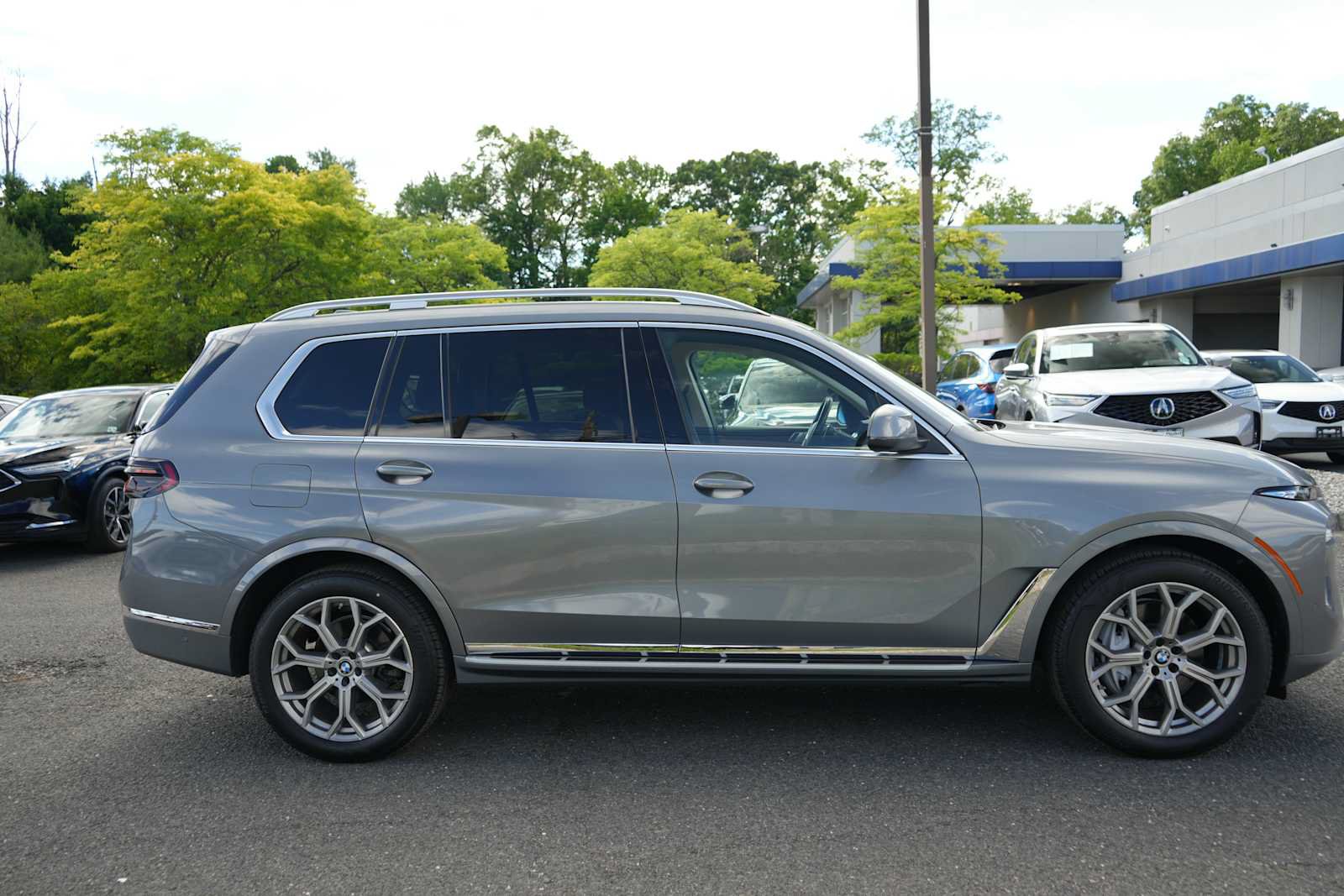 Used 2023 BMW X7 xDrive40i AWD/4WD image 5
