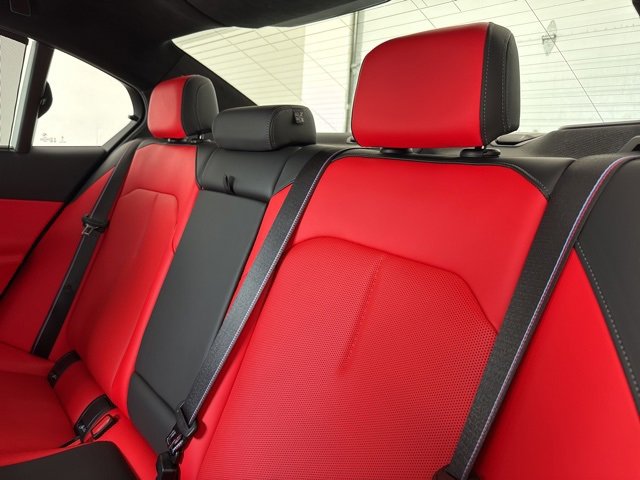 Used 2025 BMW M5 w/ Carbon Package image 44