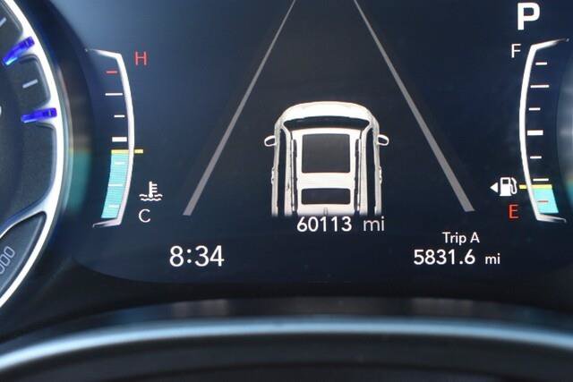 Used 2024 Chrysler Pacifica Touring-L FWD image 28