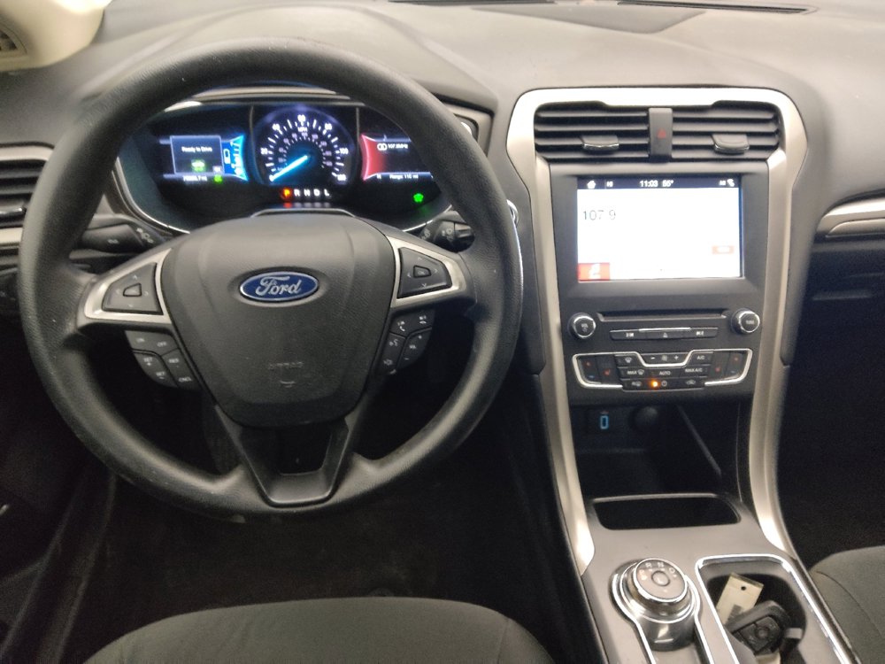 Used 2018 Ford Fusion SE FWD image 22