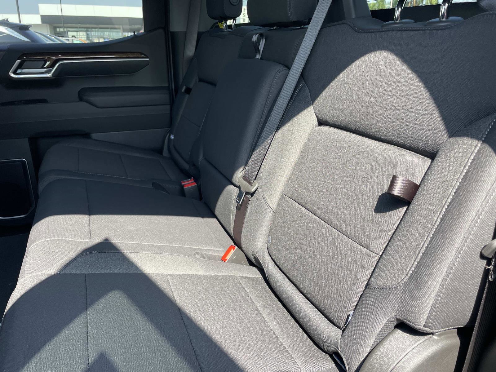 New 2026 GMC Sierra 1500 Elevation image 25