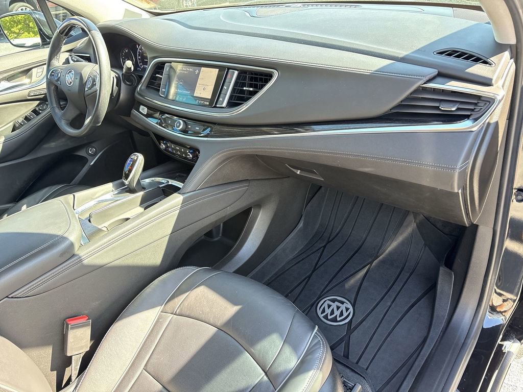 Used 2021 Buick Enclave Avenir w/ Avenir Technology Package image 33