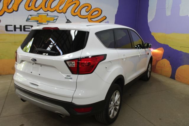 Used 2019 Ford Escape SE w/ Ford Safe & Smart Package AWD/4WD image 8