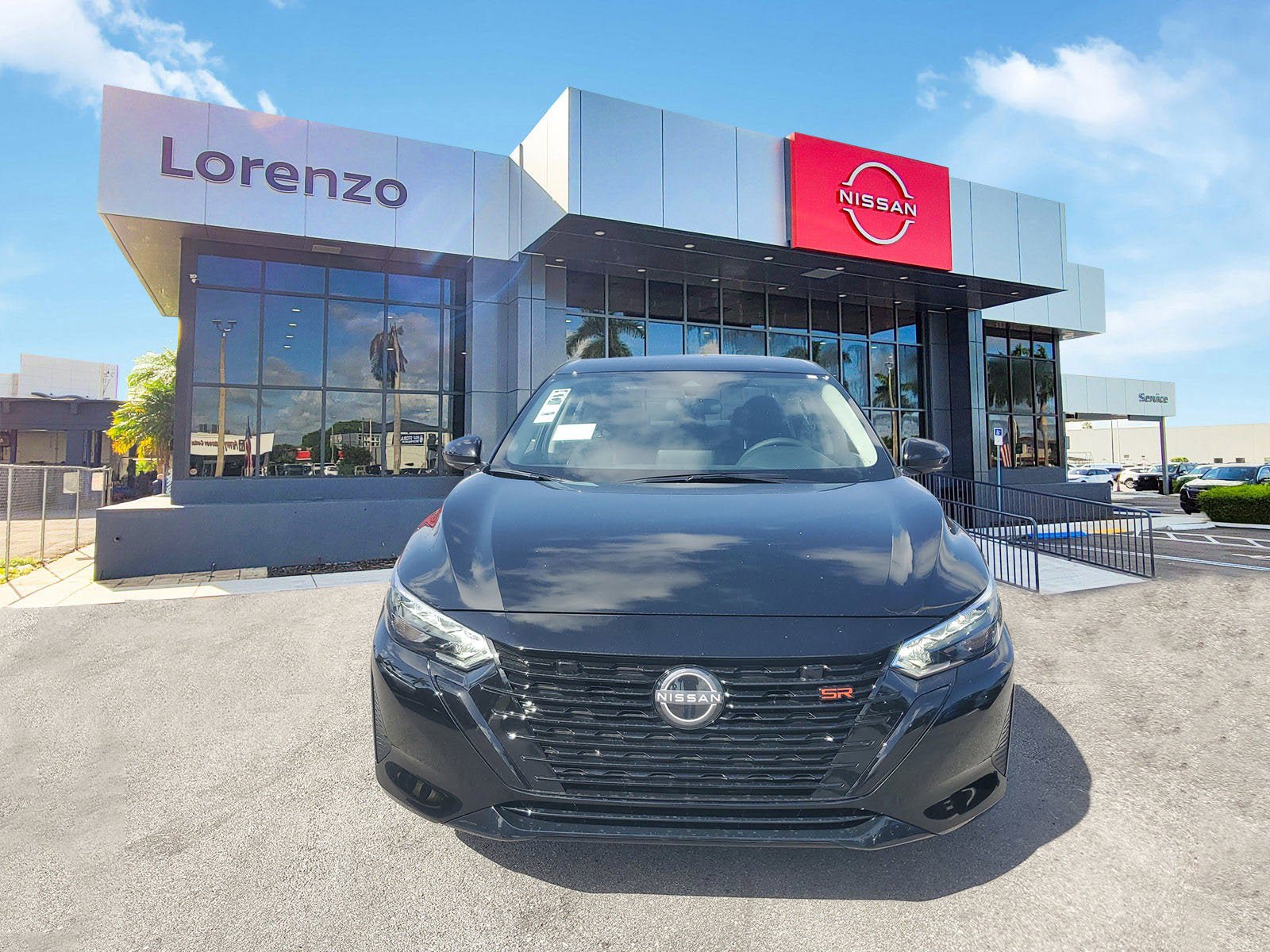 New 2025 Nissan Sentra SR w/ Midnight Edition FWD image 2
