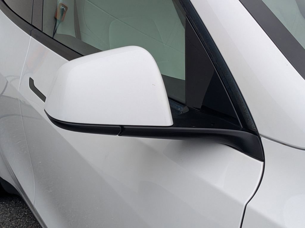 Used 2022 Tesla Model Y Long Range AWD/4WD image 9