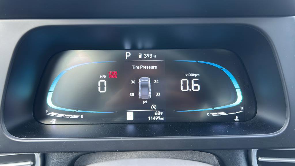 Certified 2025 Hyundai Elantra SE image 22