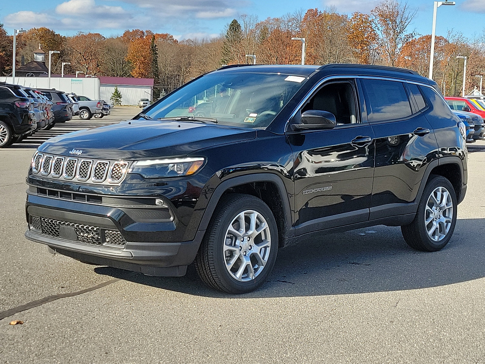 Used 2024 Jeep Compass Latitude w/ Sun and Sound Group image 2