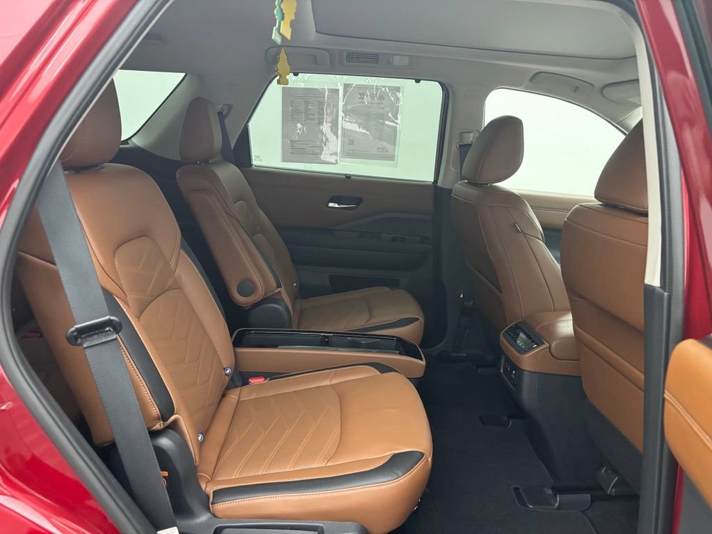 Used 2023 Nissan Pathfinder Platinum AWD/4WD image 46