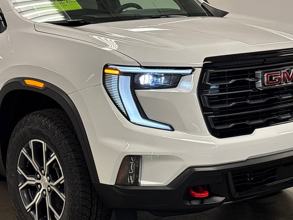 New 2026 GMC Acadia AT4 w/ LPO, Floor Liner Package AWD/4WD image 4