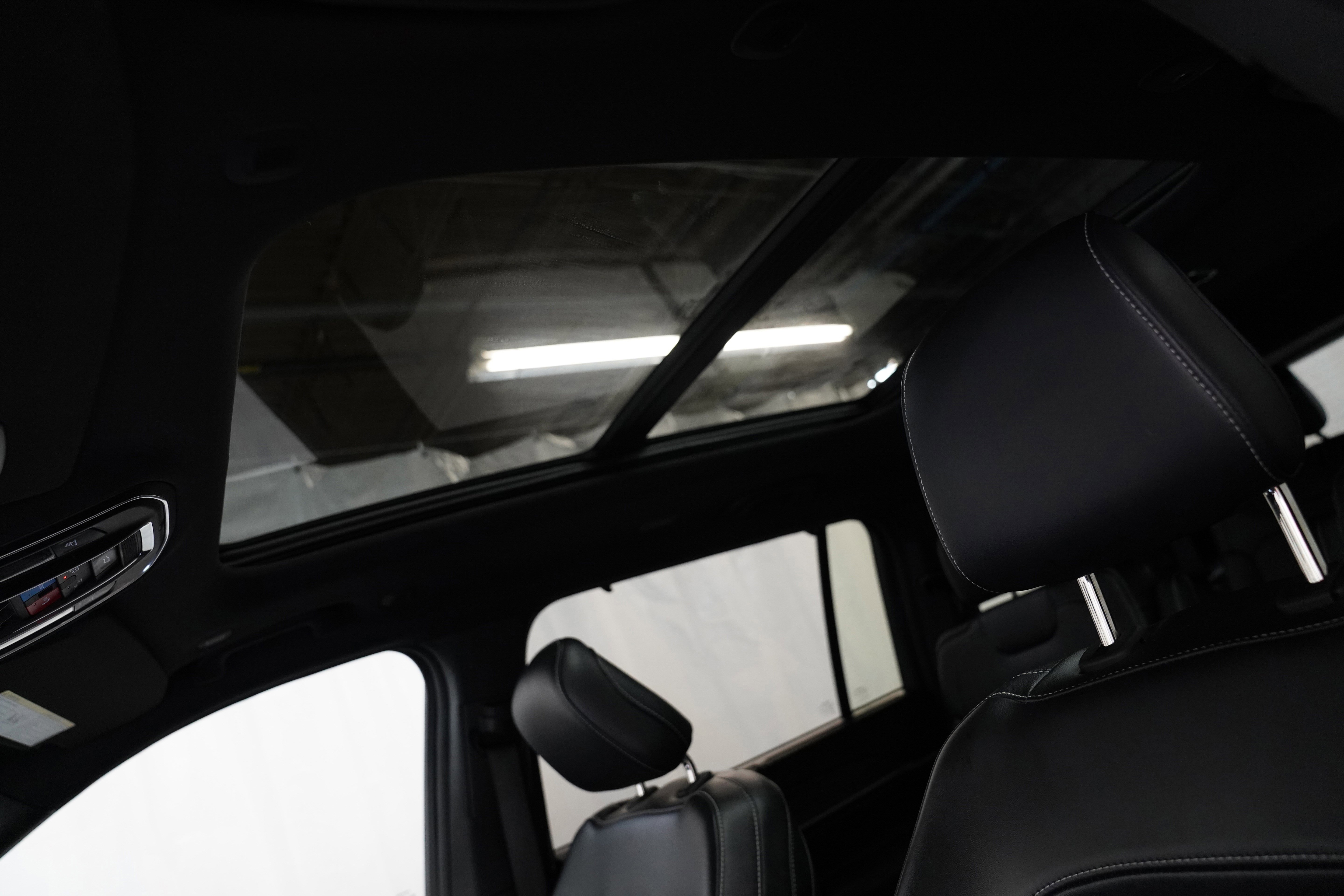 Certified 2024 Jeep Grand Cherokee L Limited w/ Luxury Tech Group II image 31