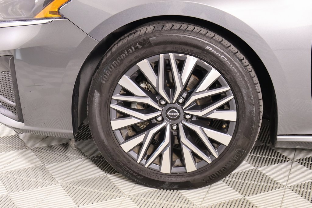 Used 2024 Nissan Altima 2.5 SV image 16