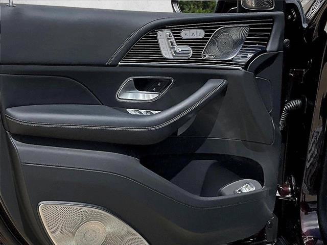 Used 2024 Mercedes-Benz Maybach GLS 600 4MATIC image 16