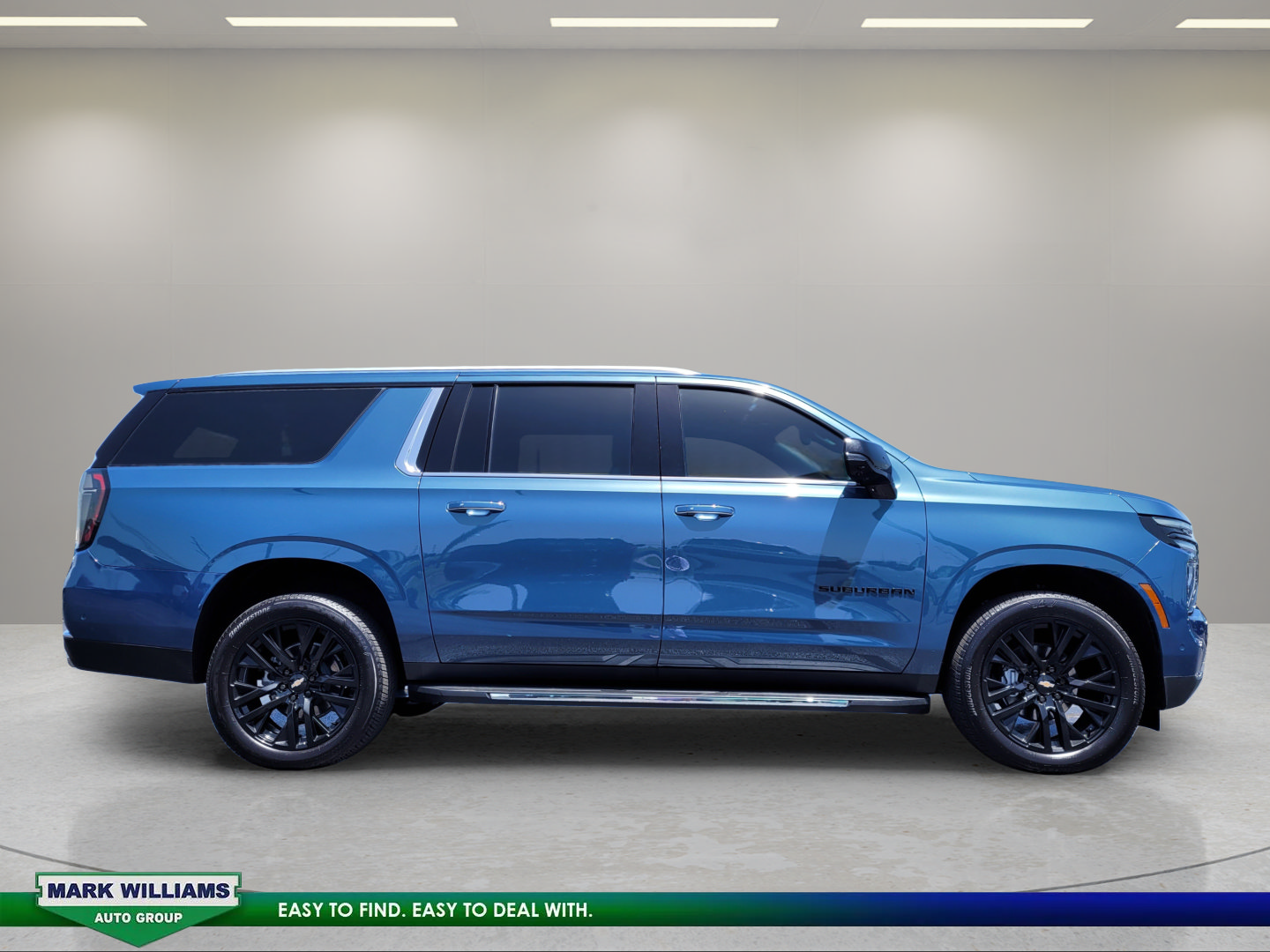 Used 2026 Chevrolet Suburban Premier AWD/4WD image 2