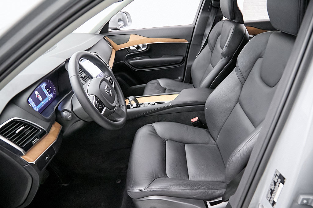 Certified 2024 Volvo XC90 B6 Plus w/ Protection Package Premier AWD/4WD image 19