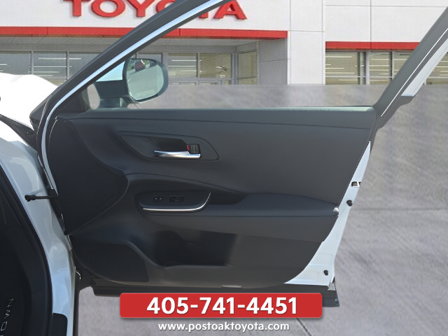 Used 2023 Toyota Crown AWD/4WD image 28