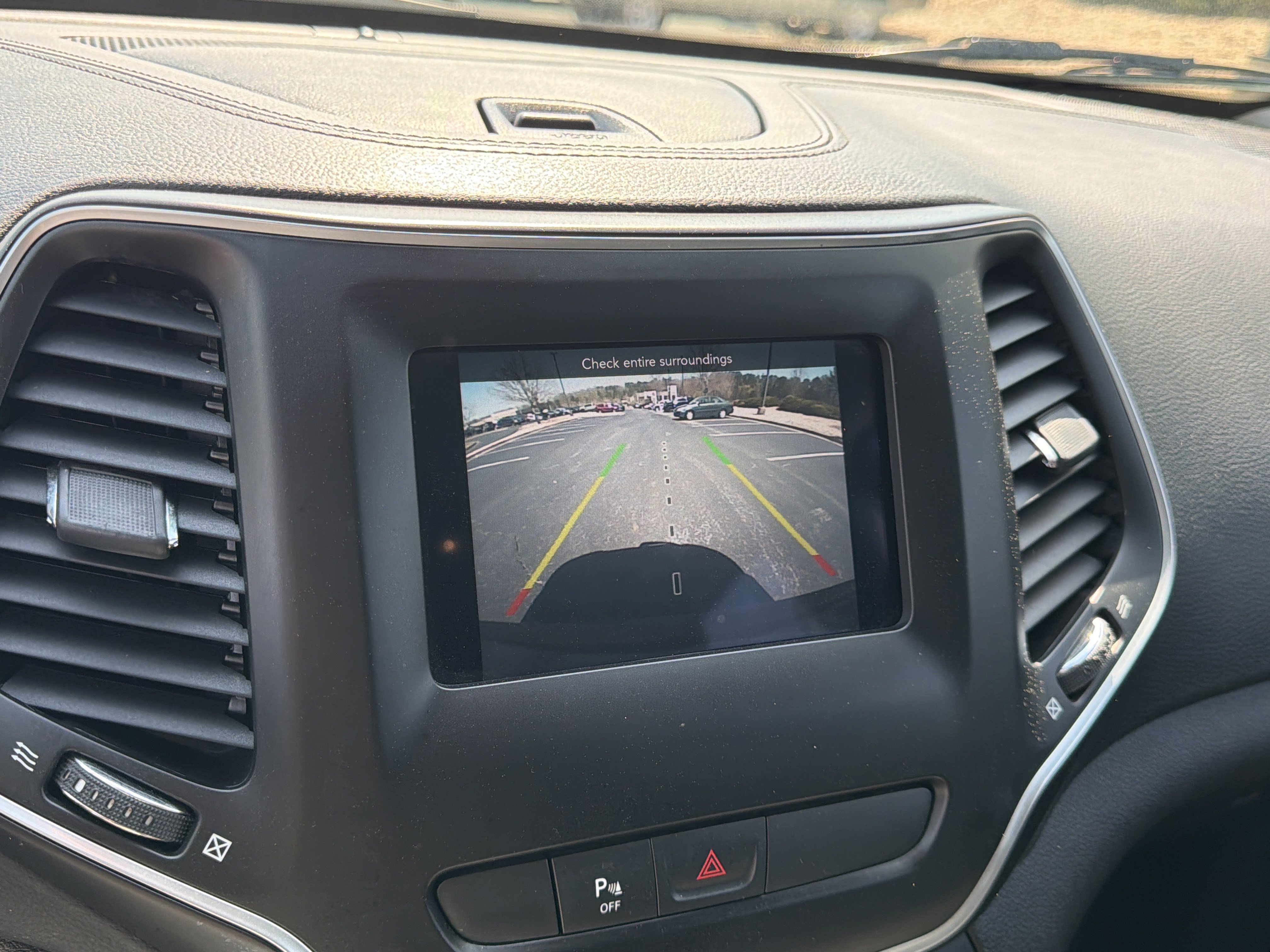 Used 2019 Jeep Cherokee Latitude Plus image 28