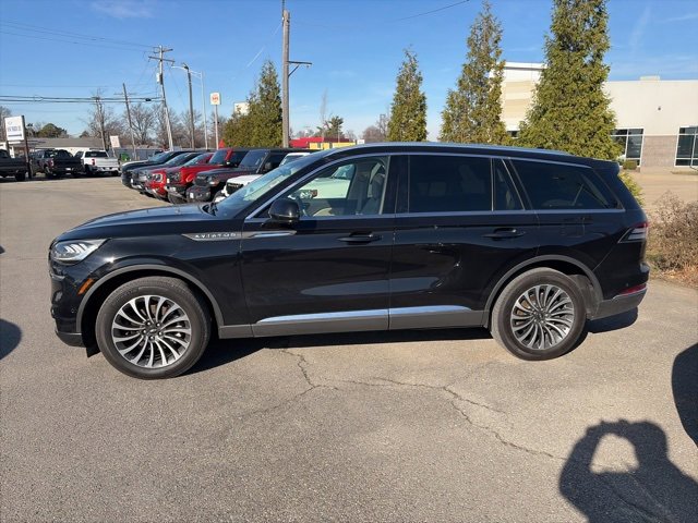 Used 2023 Lincoln Aviator Reserve w/ Equipment Group 201A image 3