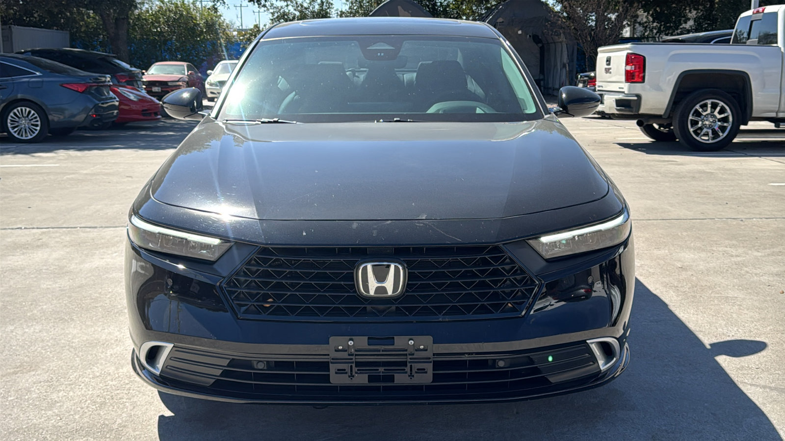Used 2025 Honda Accord Touring image 2