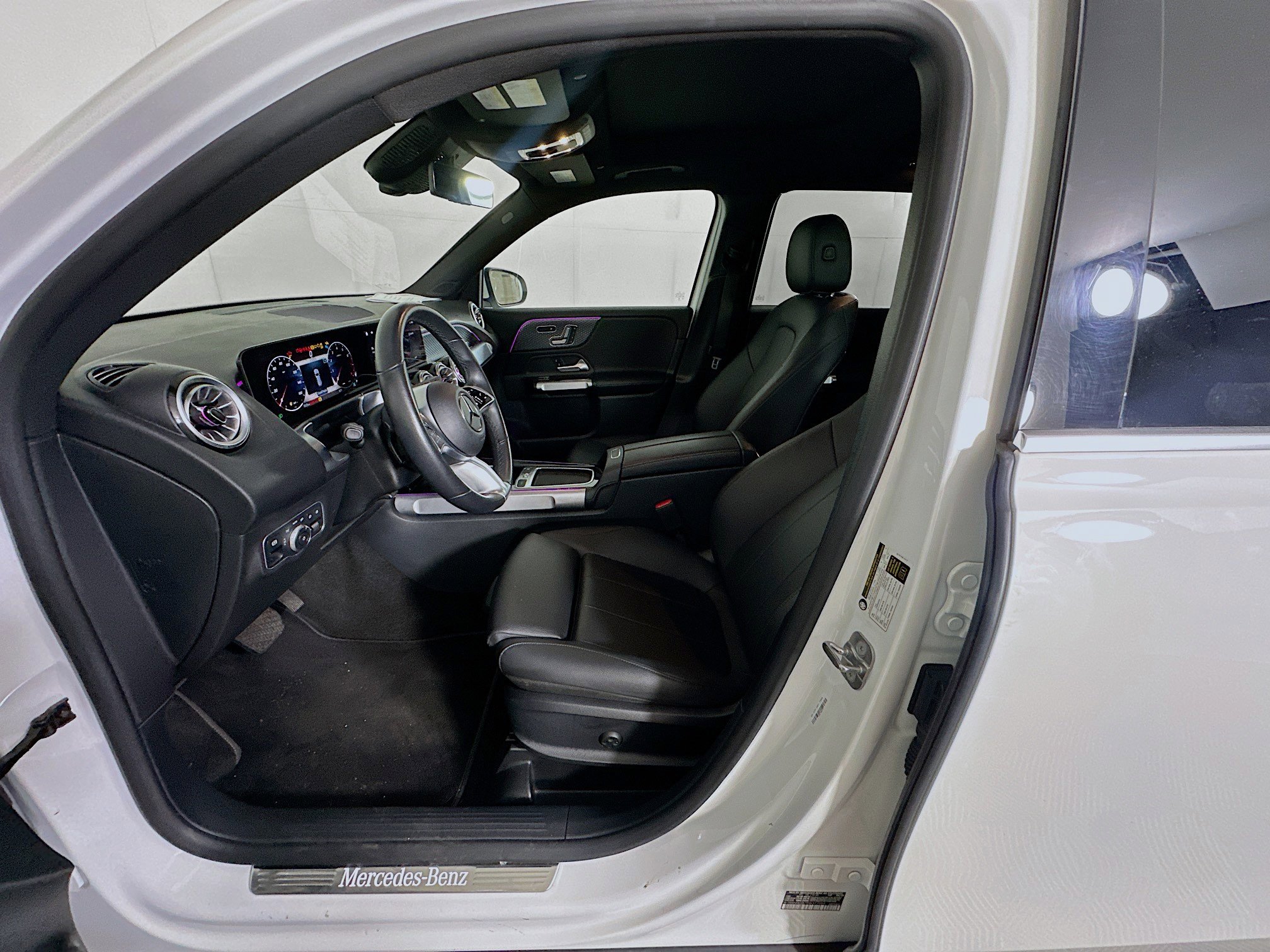Used 2024 Mercedes-Benz GLB 250 image 13