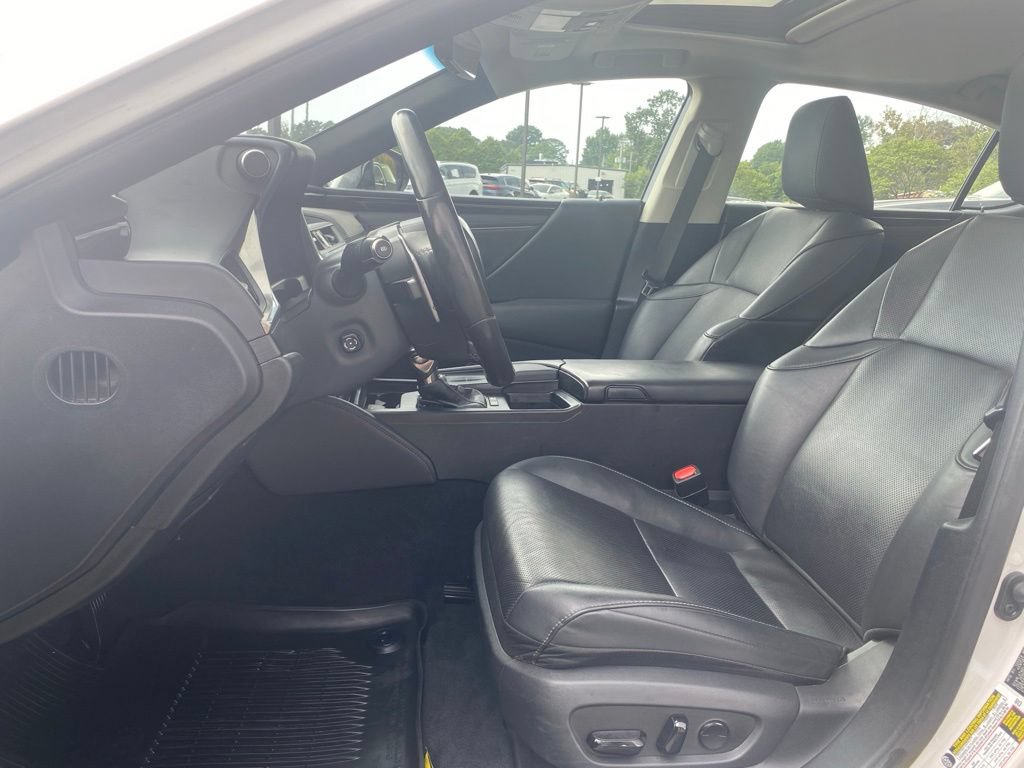 Used 2021 Lexus ES 300h w/ Premium Package FWD image 9