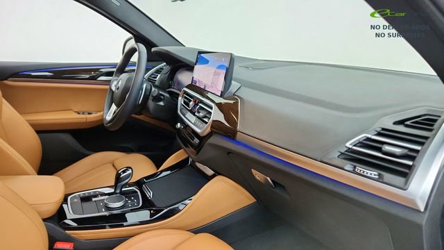 Used 2025 BMW X4 xDrive30i AWD/4WD image 21