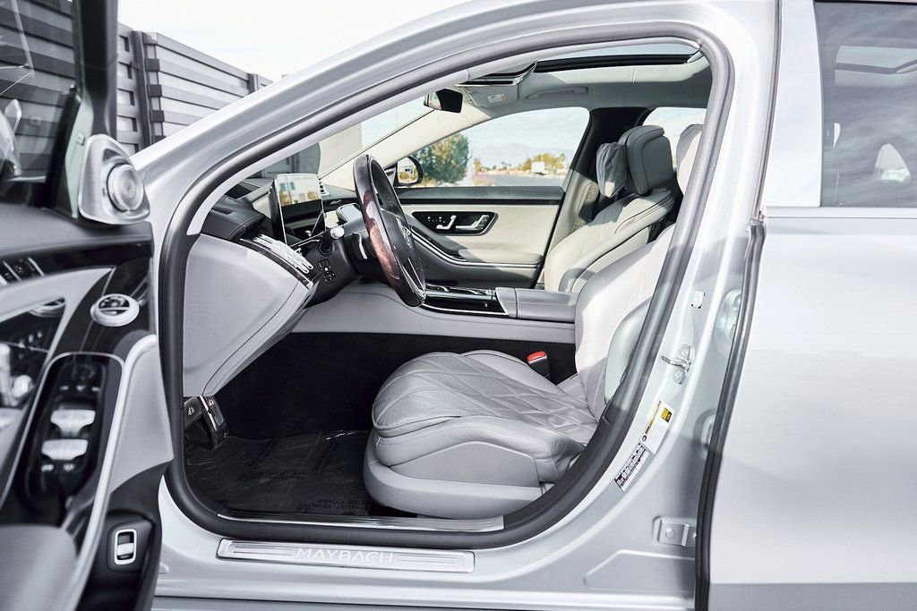 Used 2021 Mercedes-Benz Maybach S 580 4MATIC image 28
