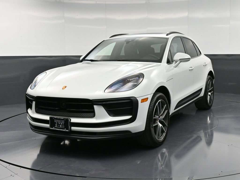 Certified 2023 Porsche Macan Turbo image 1