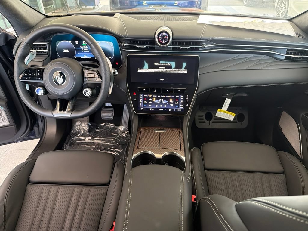 Certified 2025 Maserati Grecale Folgore AWD/4WD image 13