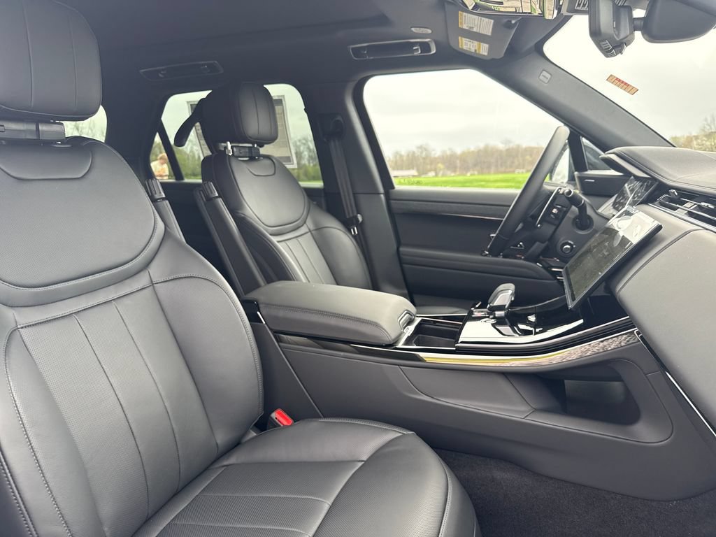 New 2026 Land Rover Range Rover Sport SE AWD/4WD image 15