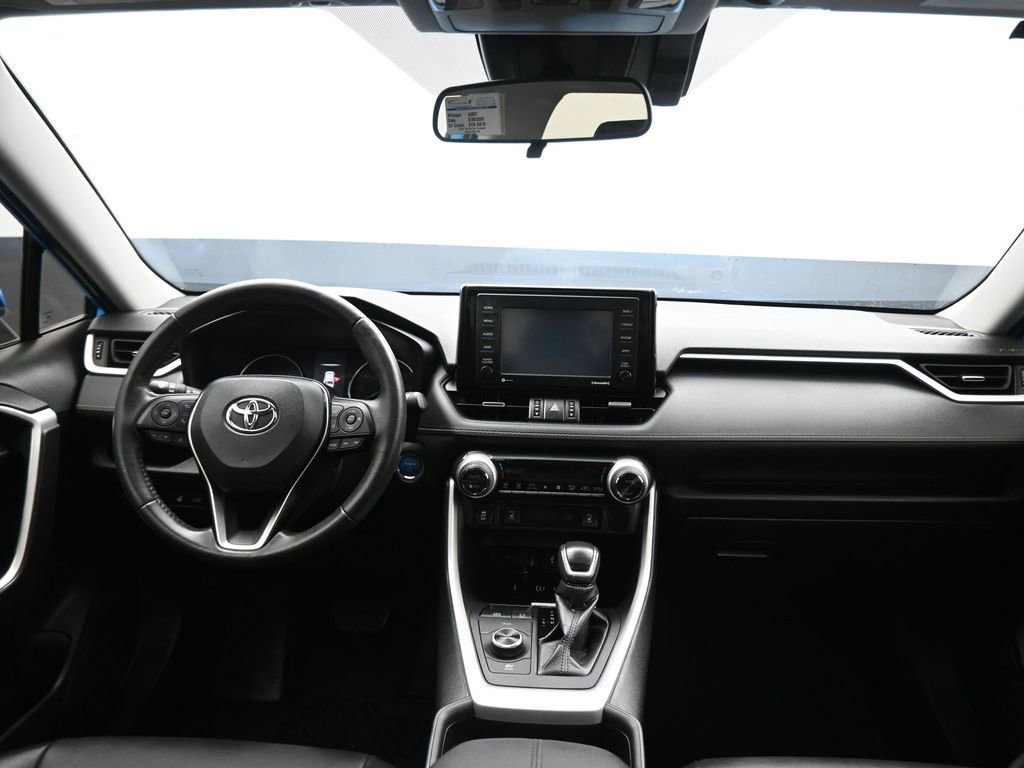 Used 2021 Toyota RAV4 XLE Premium AWD/4WD image 36