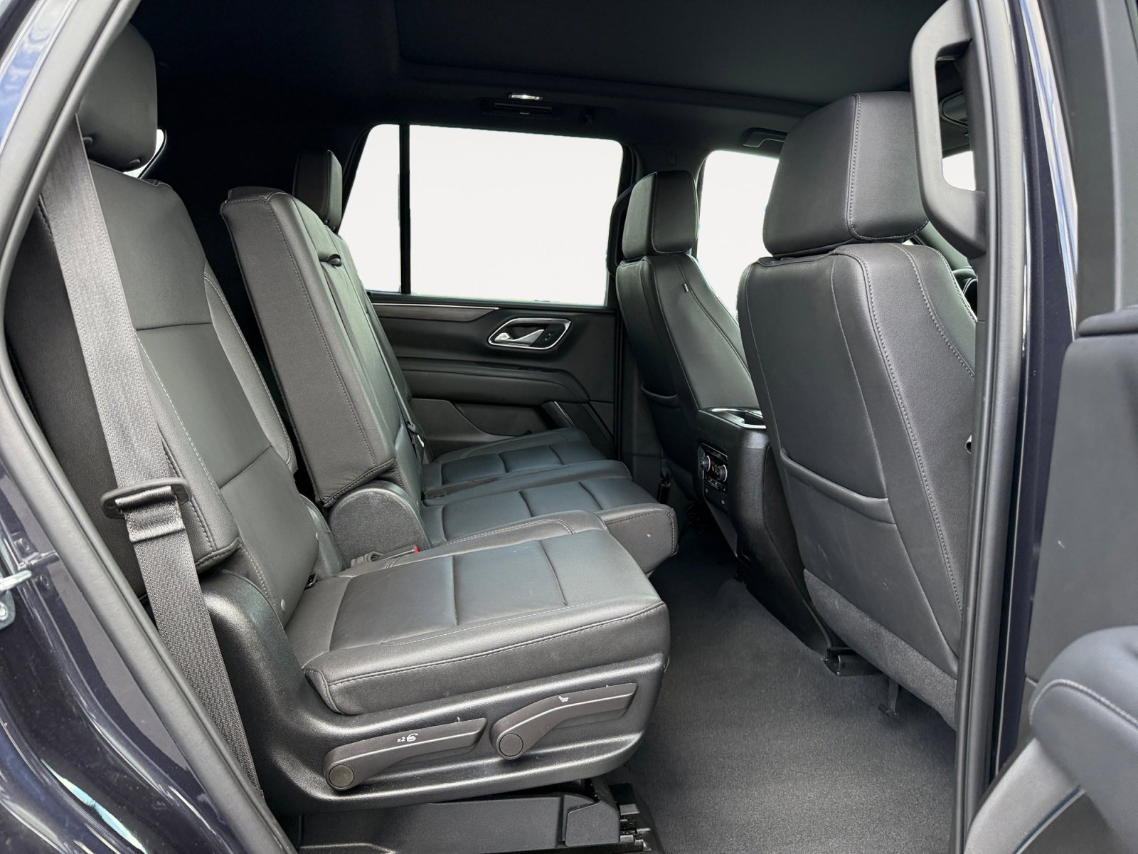 Used 2023 Chevrolet Tahoe Z71 w/ Luxury Package AWD/4WD image 18