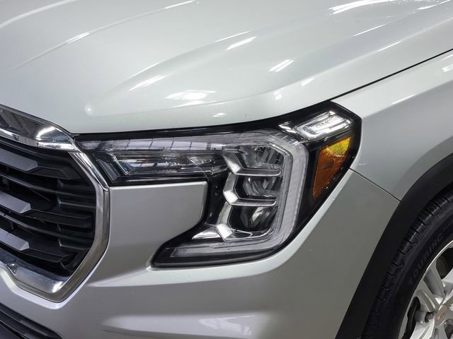 Used 2022 GMC Terrain SLE w/ Driver Convenience Package image 8