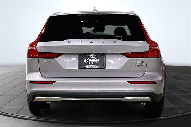 New 2026 Volvo V60 B5 Cross Country Plus w/ Climate Package image 5