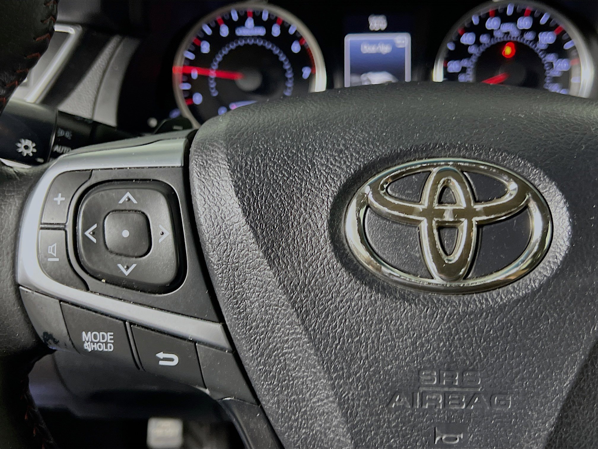 Used 2015 Toyota Camry SE image 19