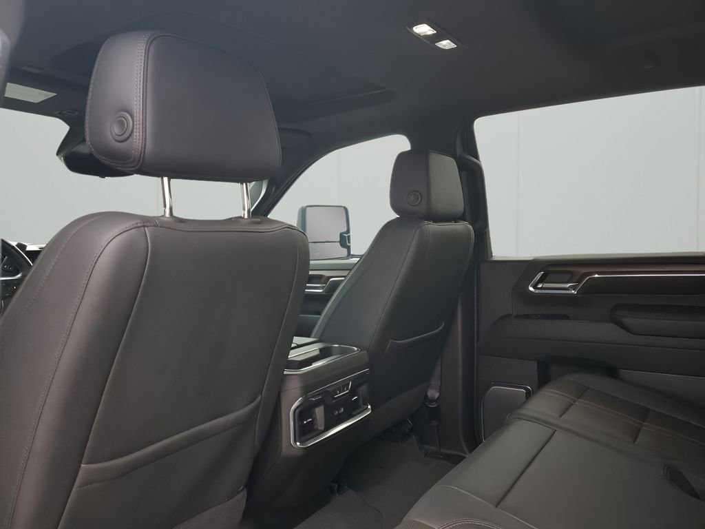 Used 2024 Chevrolet Silverado 2500 High Country w/ Midnight Edition image 19