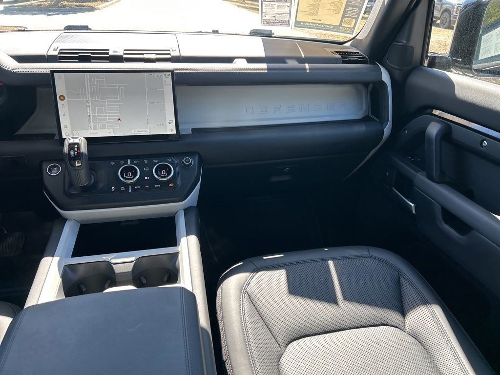 Used 2025 Land Rover Defender 110 S AWD/4WD image 11